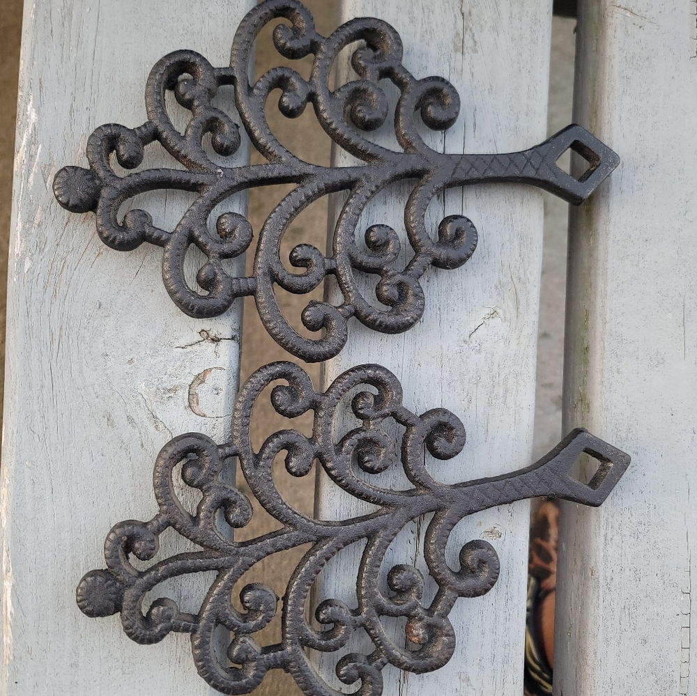 Set Of 2 Cast Iron Trivets